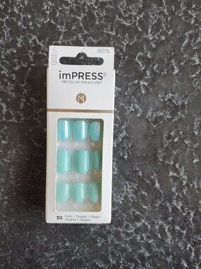 KISS ! imPRESS nails in blue